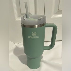 Stanley 40oz quencher, eucalyptus, never used